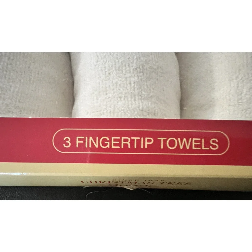 Spode Christmas Tree Fingertip Towels Set of 3 Avanti Linens NIB NEW 11 x 18